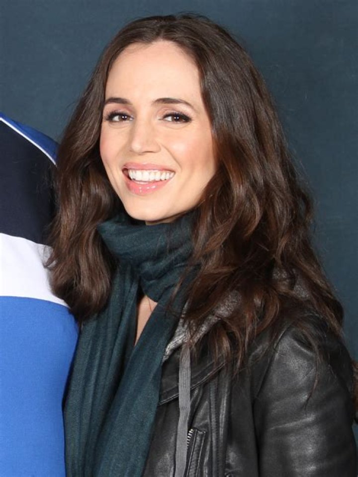 Eliza Dushku Celebrity Profile – Hollywood Life