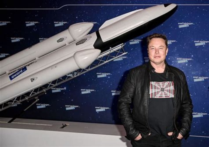 Elon Musk Trolls Jeff Bezos & Says He ‘Can’t Get It Up’ Amid Battle Over Space Contract
