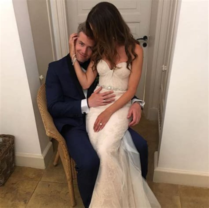 Emilia Bechrakis’ Wedding Dress: How She ‘Changed’ Her Gown ‘At The Last Minute’