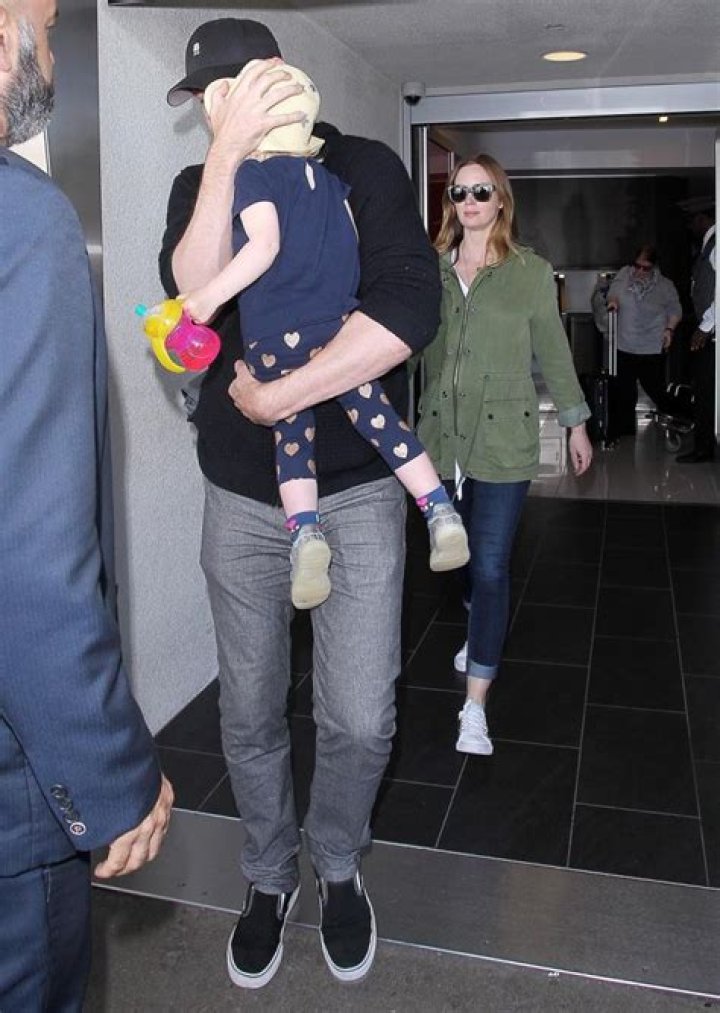 Emily Blunt & John Krasinski’s Family: Photos – Hollywood Life
