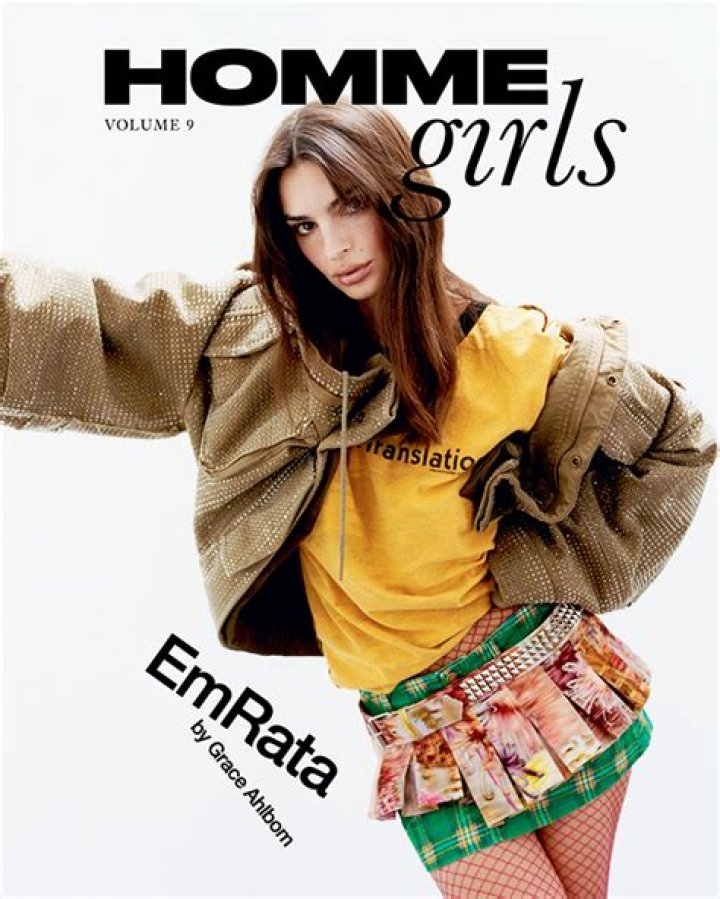 Emily Ratajkowski Admits She Wants To Date A Woman & Is Just ‘Waiting For The Right One’