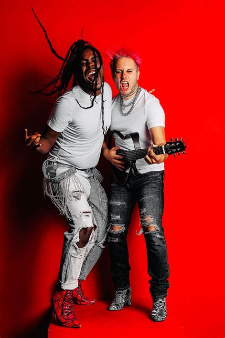 Fab The Duo Try To Pass The Time In New Pop-Punk-Powered Anthem ‘ISFB’