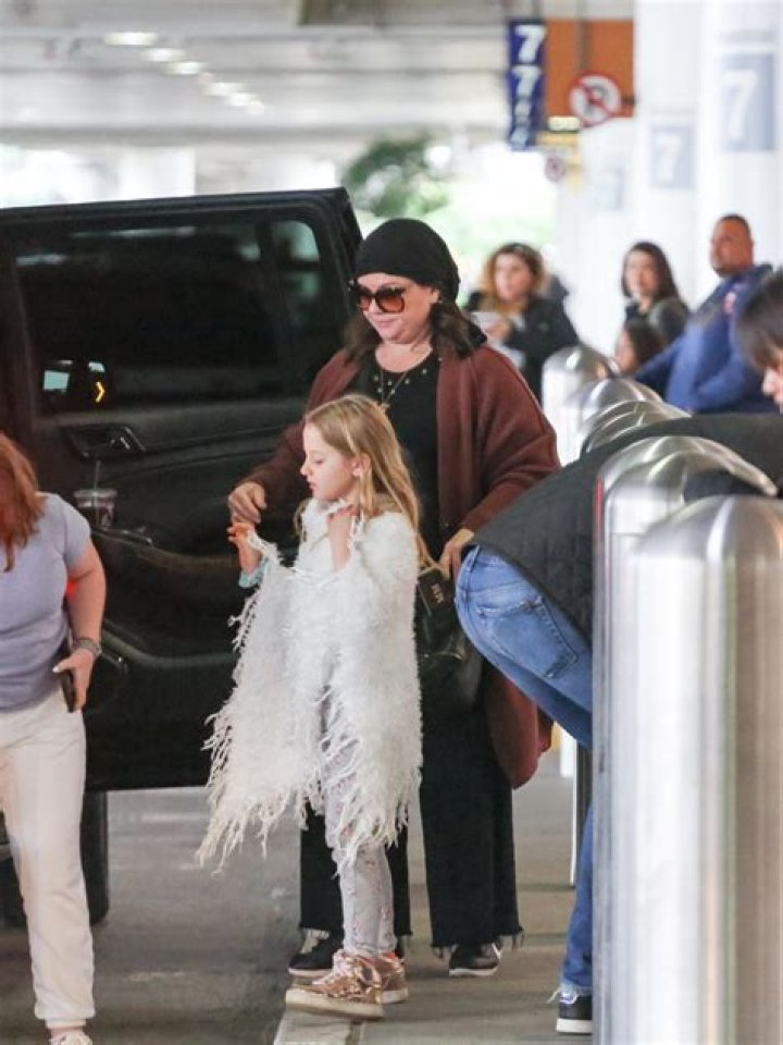 Famous Parents Shopping With Their Kids – Pics