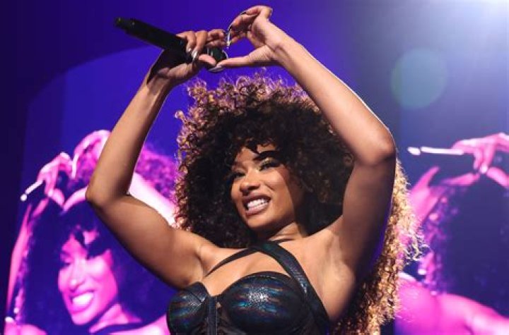 Photos Of Nicki Minaj & More Who Changed The Genre – Hollywood Life