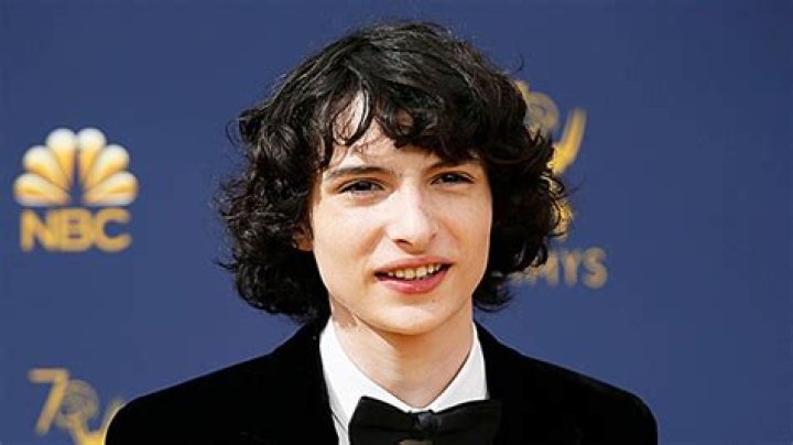 ‘Stranger Things’ Star Reveals New ‘Do – Hollywood Life