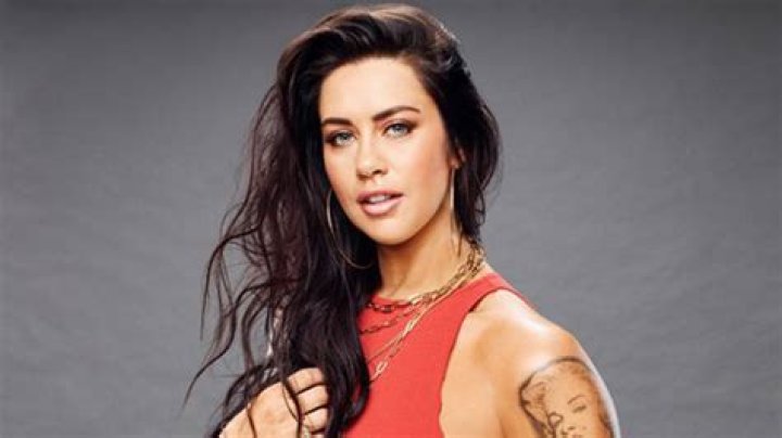 Mattie Talks Season 3, Gus, Jeremiah’s Fight & More – Hollywood Life