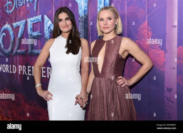 Elsa & Anna Return In Epic Sequel – Hollywood Life