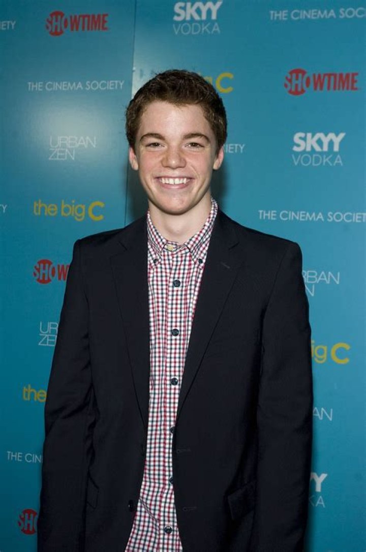 Photos Of ‘The Night Agent’ Heartthrob – Hollywood Life