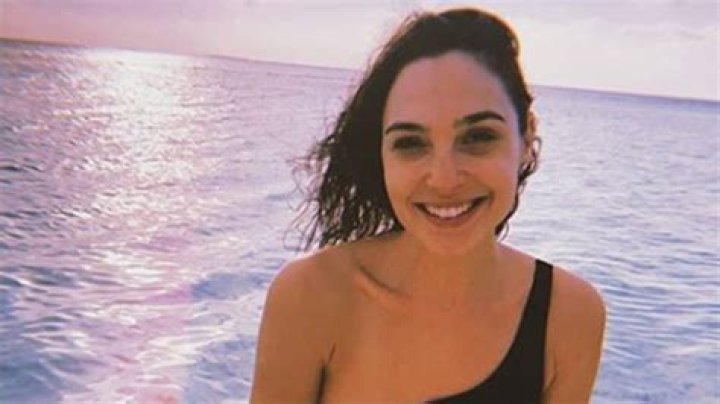 Gal Gadot Stuns In One-Piece Swimsuit On Vacation: Pics – Hollywood Life