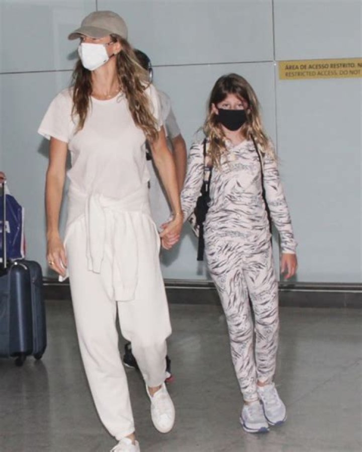 Gisele Bundchen & Tom Brady’s Son, Benjamin, 12, Is Almost As Tall As Her On Trip To The Pumpkin Patch: Photos