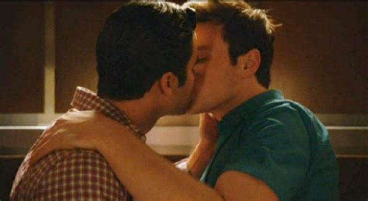 Kurt & Blaine Kiss In The Elevator — Season 6 Episode 5 Recap – Hollywood Life