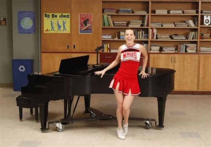 Mercedes & Rachel’s ‘Maria-Off’ – Hollywood Life