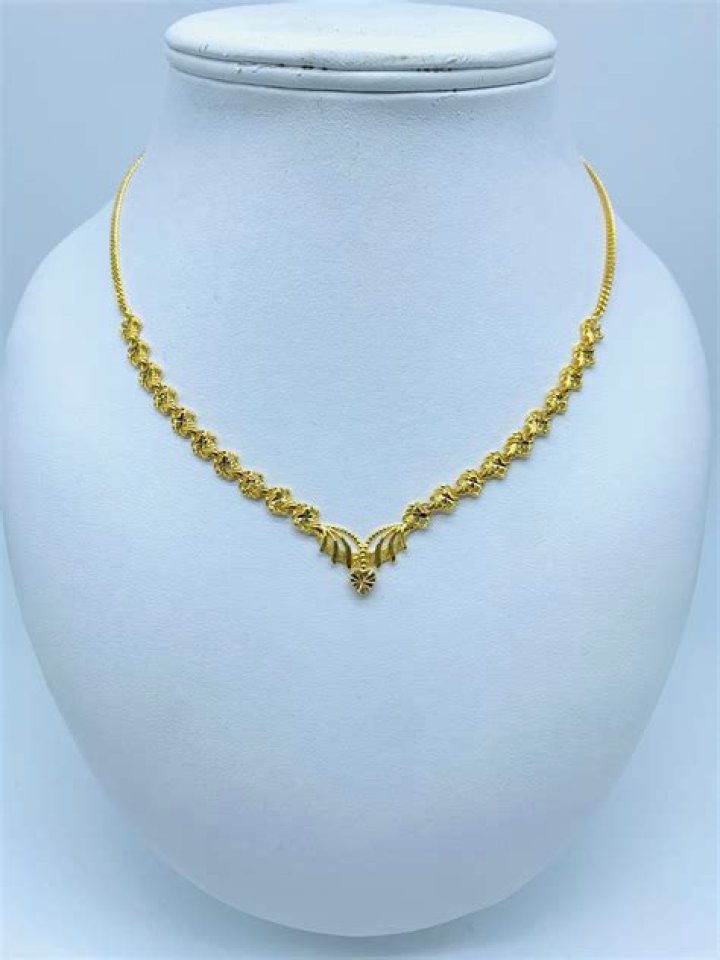 The Best Gold Necklace (Review) in 2023