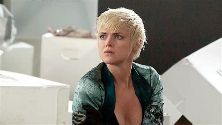 ‘Gotham’s Erin Richards: [Spoiler]’s Death Will Lead To A ‘Big Development’ For Barbara