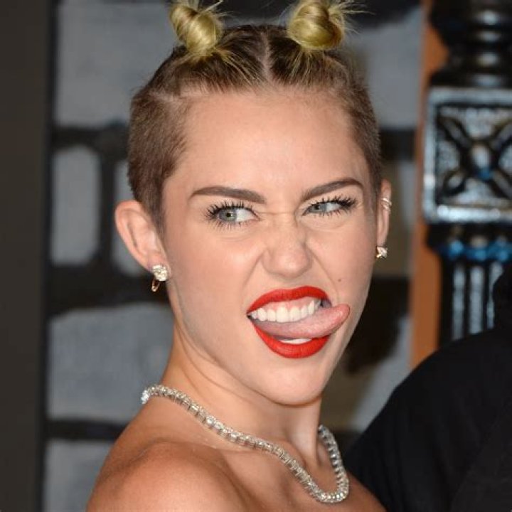 Grammys Pre-Parties: Pics Of Miley Cyrus & More