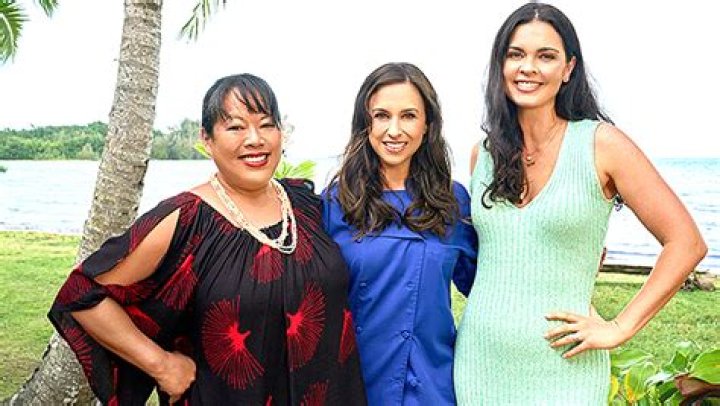 Katie Lee Biegel On Lacey Chabert & More – Hollywood Life