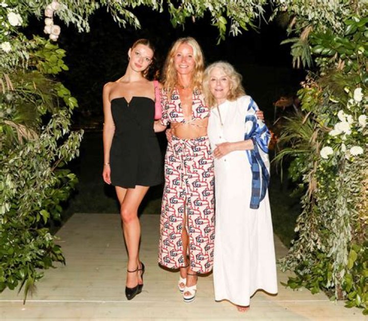 Gwyneth Paltrow’s Look-A-Like Daughter Apple Stuns In White Gown On Her 18th Birthday
