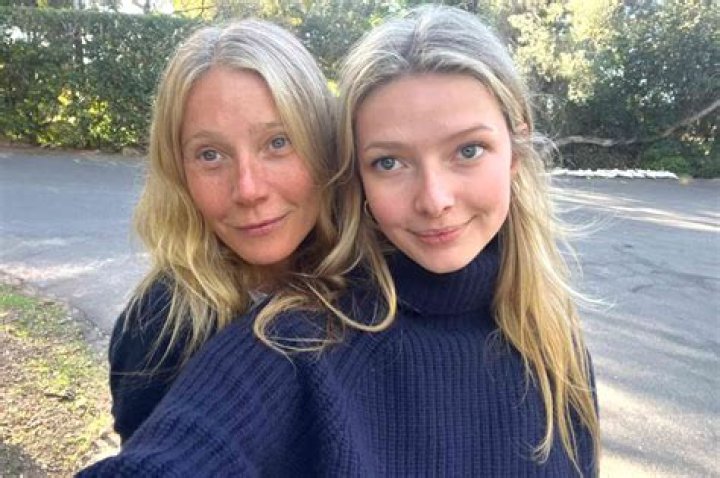 Gwyneth Paltrow Admits Daughter Apple, 15, Finds Her ‘Mortifying’: ‘She Turns Red’ — Watch