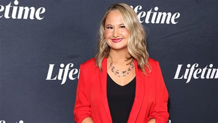 Gypsy Rose Blanchard’s Latest PDA Photos With Ken Urker Prove She’s in Love