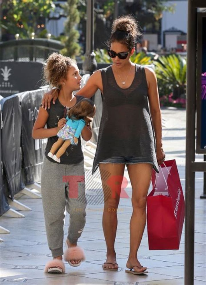 Halle Berry Boasts About Daughter Nahla, 7: ‘She’s Very Philanthropic’