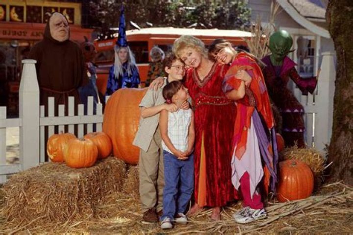 Halloweentown’s Kimberly J. Brown Is Dating Co-Star Daniel Kountz & DCOM Fans Are Losing It