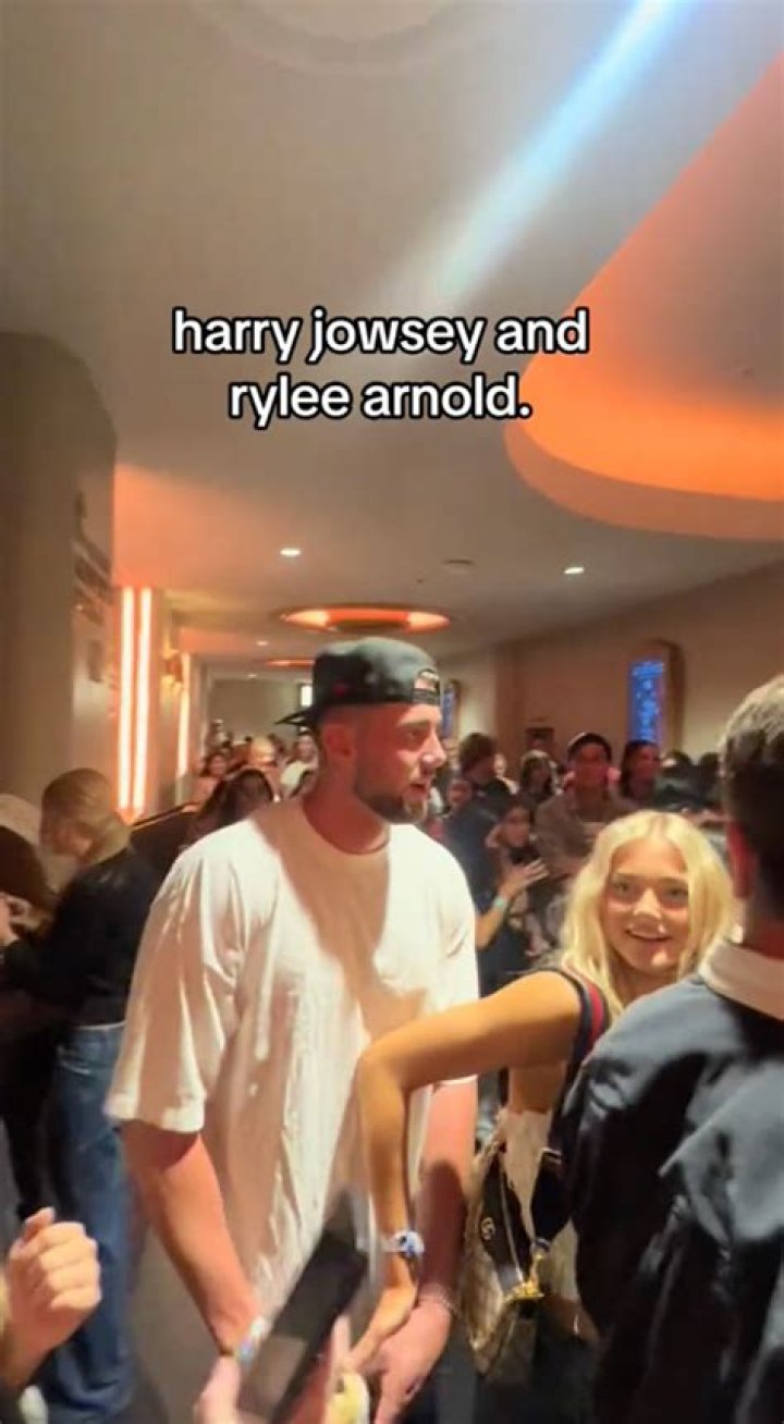 Taylor Swift Night Recap – Hollywood Life