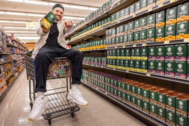 Rapper Talks ‘Positive’ Style & ‘Reverse Roast’ – Hollywood Life