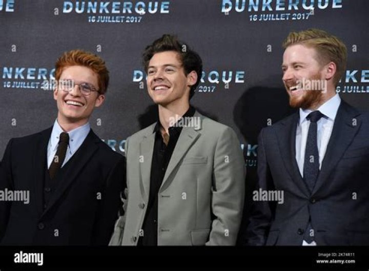 Harry Styles & Co-Star Jack Lowden Forming Epic Bromance On Set Of ‘Dunkirk’