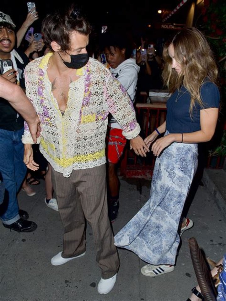 Harry Styles & Olivia Wilde Look So In Love While Embracing & Rocking Matching Outfits In LA