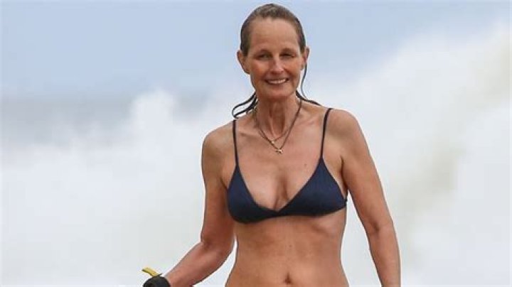 Helen Hunt Rocks Black Bikini After Saying She Doesn’t Workout Or Diet – Hollywood Life