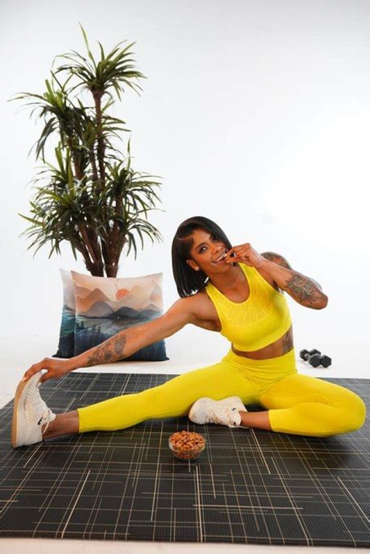 HIIT Workout With No Equipment with Trainer Massy Arias – Hollywood Life