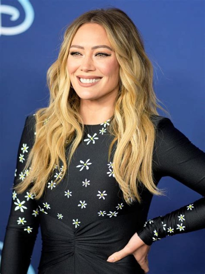 Hilary Duff Reveals Swollen Lip As She Confirms Scallop Allergy: Photo