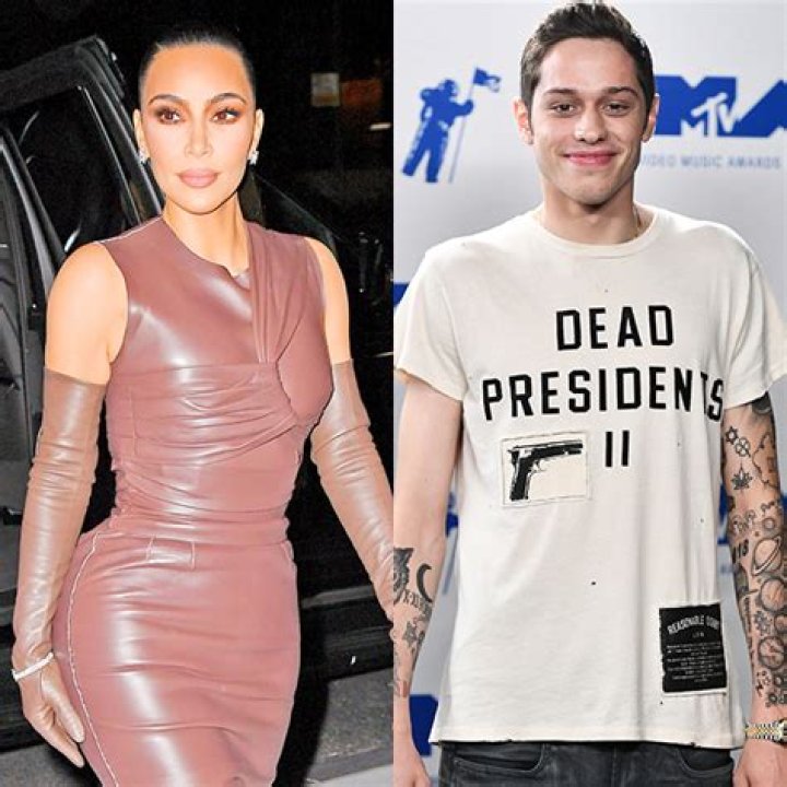 Pete Davidson & Kim Kardashian Were ‘Holding Hands’ On Romantic Staten Island Date
