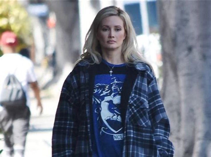 Holly Madison Claims Hugh Hefner ‘Wouldn’t Move’ During ‘Hell’ & ‘Traumatic’ Sex