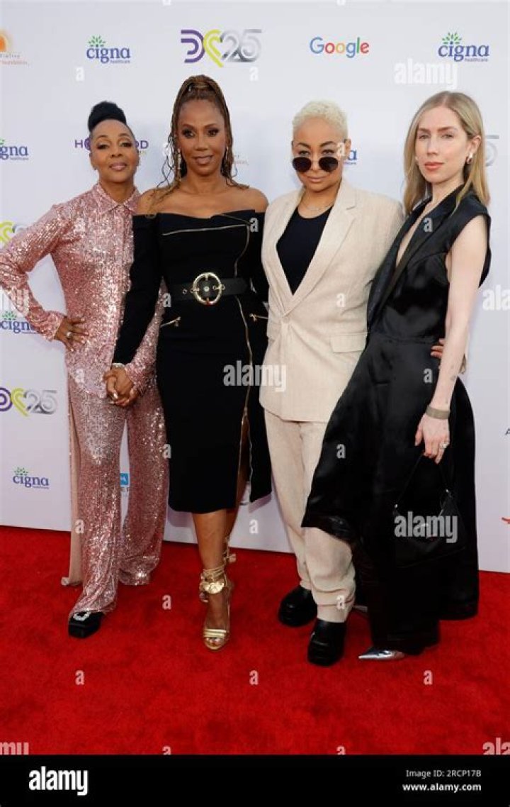 Holly Robinson Peete Teases Hangin’ With Mr. Cooper Revival – Hollywood Life