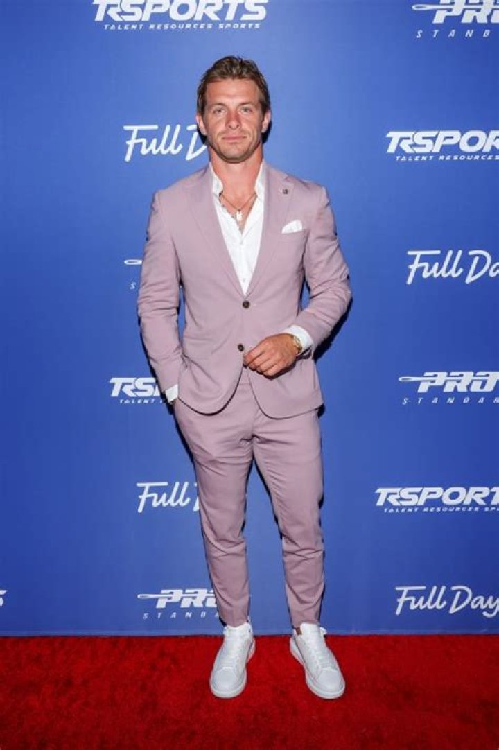 J Balvin & More – Hollywood Life