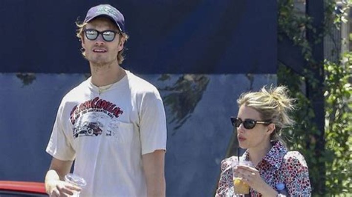 Hottest Celebrity Pics This Week Of Sept. 18 – Sept. 24: Emma Roberts & More