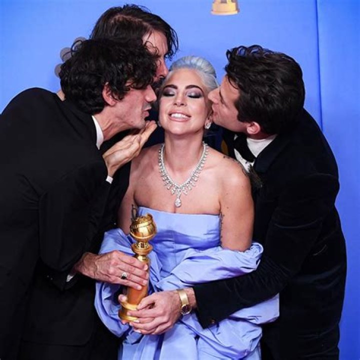 How Many Golden Globes Does She Have? – Hollywood Life