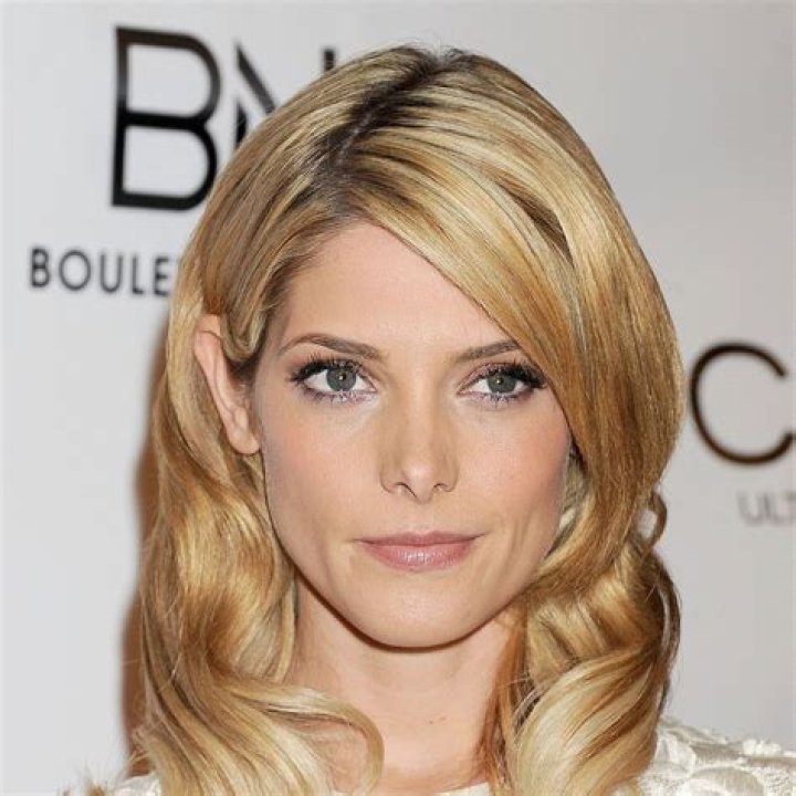 Your Friday Date Night Inspiration: Ashley Greene’s Gorgeous, Barely-There Makeup!