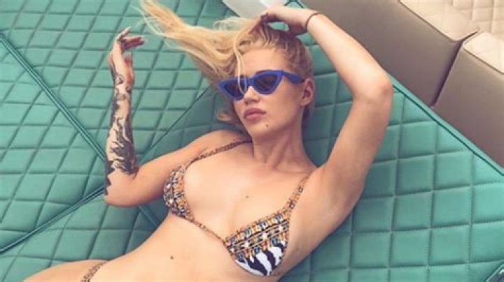 Photos Of Her Swimsuit Falling Off – Hollywood Life