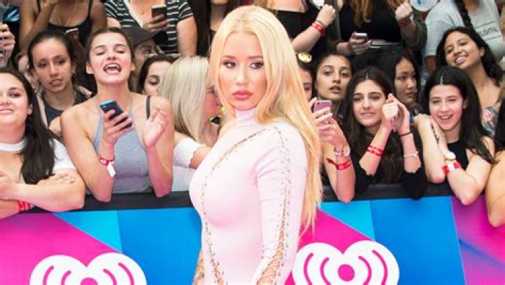 Iggy Azalea Shows Off Her Sexy Dance Moves In Maxi Dress 7 Mos. After Giving Birth — Watch