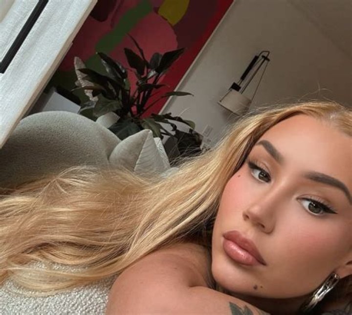 Iggy Azalea’s Alleged Private Pics Leak & Fans React On Twitter – Hollywood Life