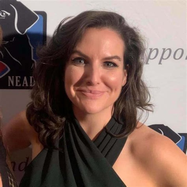 Ireland Baldwin Resembles Mom Kim Basinger In Makeup-Free Bikini Pic – Hollywood Life