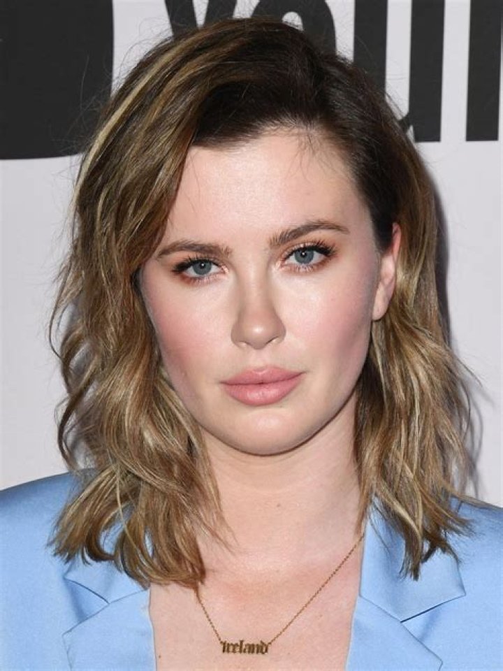 Ireland Baldwin Celebrity Profile – Hollywood Life
