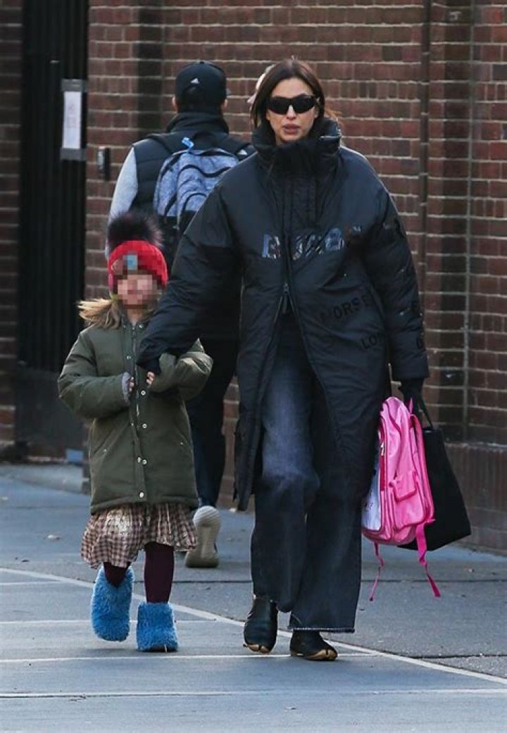 Irina Shayk Bundles Up With Daughter Lea, 5, For NYC Stroll: Photos