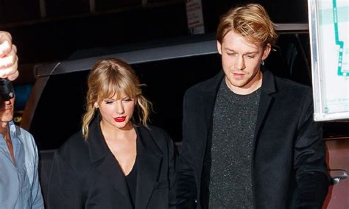 Joe Alwyn’s Classmates Reveal He’s A Total Ladies Man: Should Taylor Swift Be Worried?