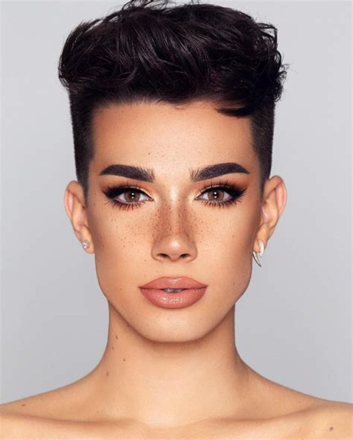 James Charles Pics — See The Male CoverGirl Spokesmodel – Hollywood Life
