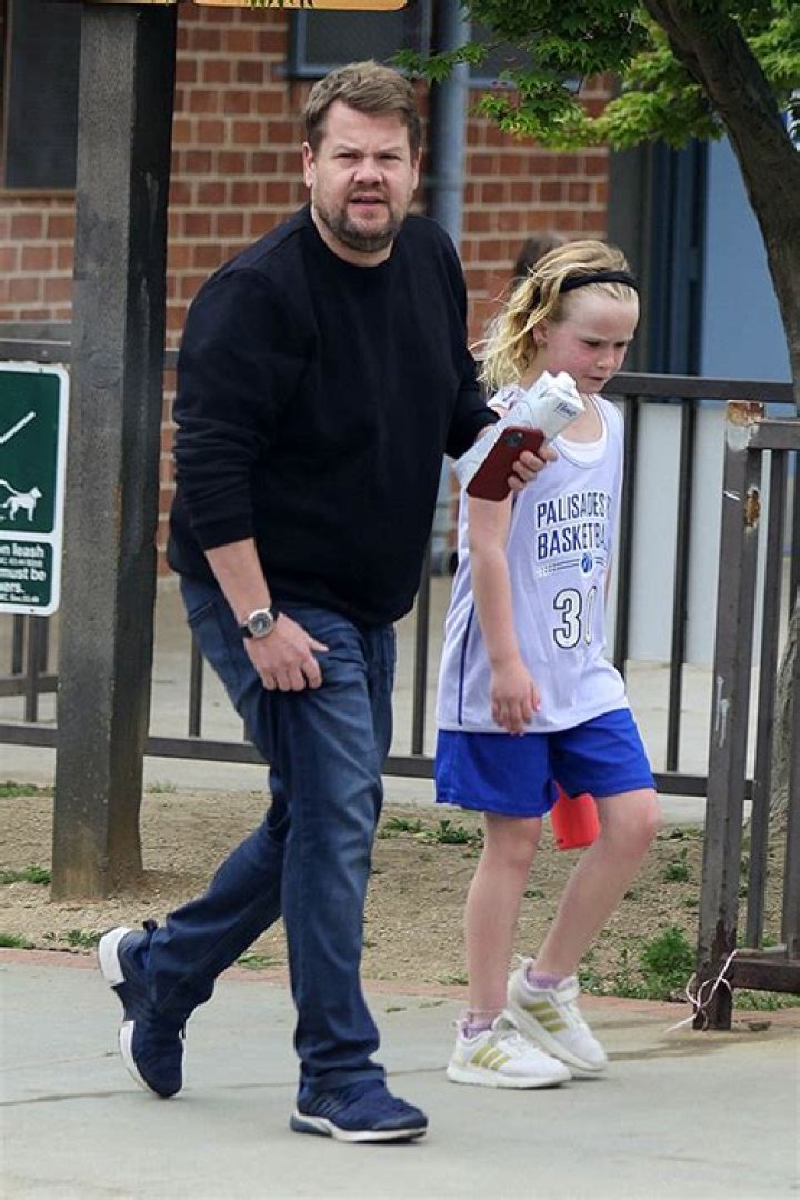 James Corden Picks Up Daughter At School After Final ‘Late Late Show’ – Hollywood Life