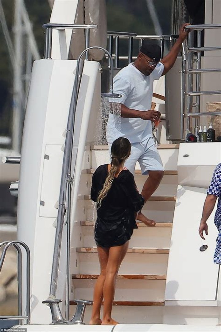 Jamie Foxx Caught Kissing Mystery Woman On A Yacht In Cannes: Photo