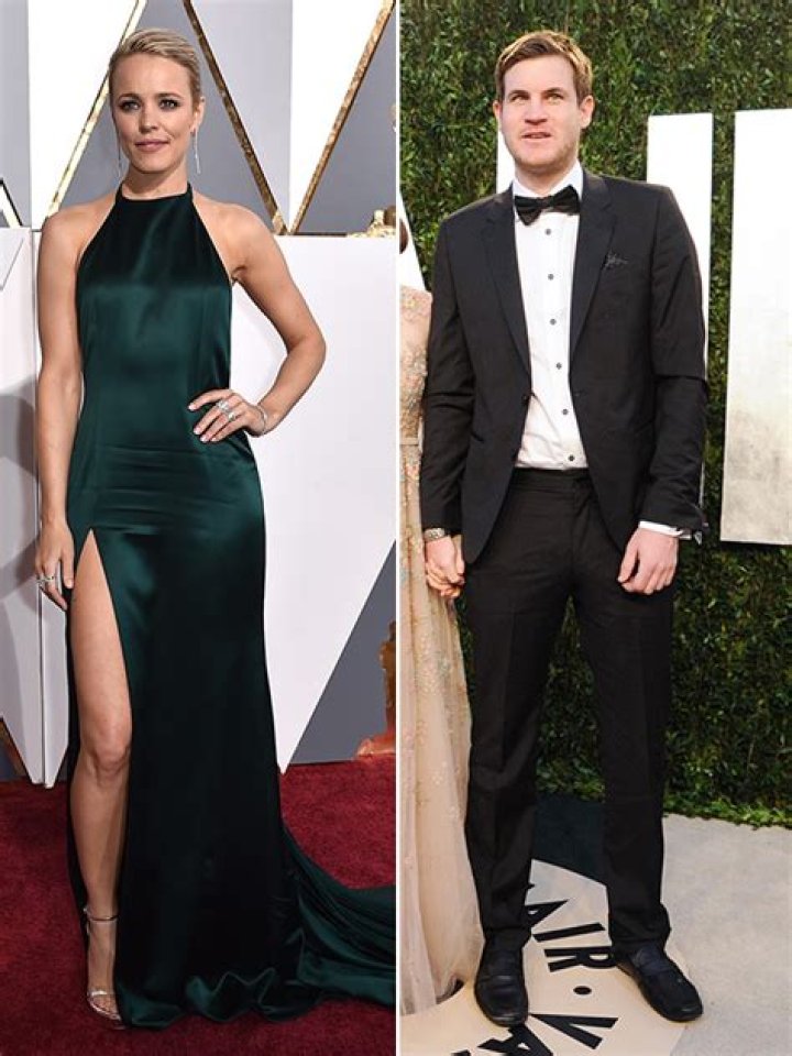 Rachel McAdams & New BF Jamie Linden Go On Adorable Shopping Date — Pics